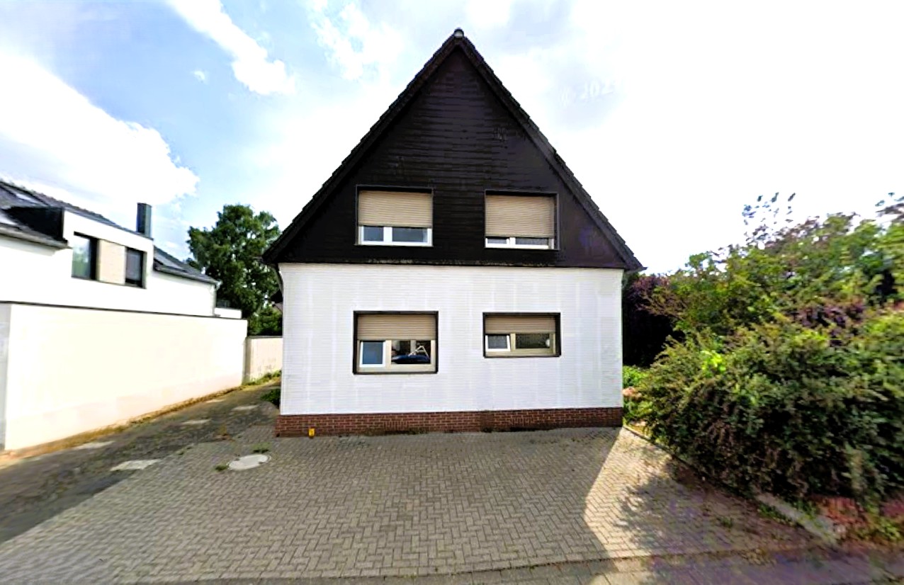 **Wohnhaus mit Anbaukapazität**